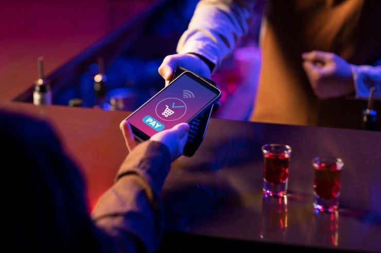 Tangkapan layar aplikasi mobile lawan bola menampilkan dashboard utama dengan opsi taruhan olahraga dan permainan live-dealer